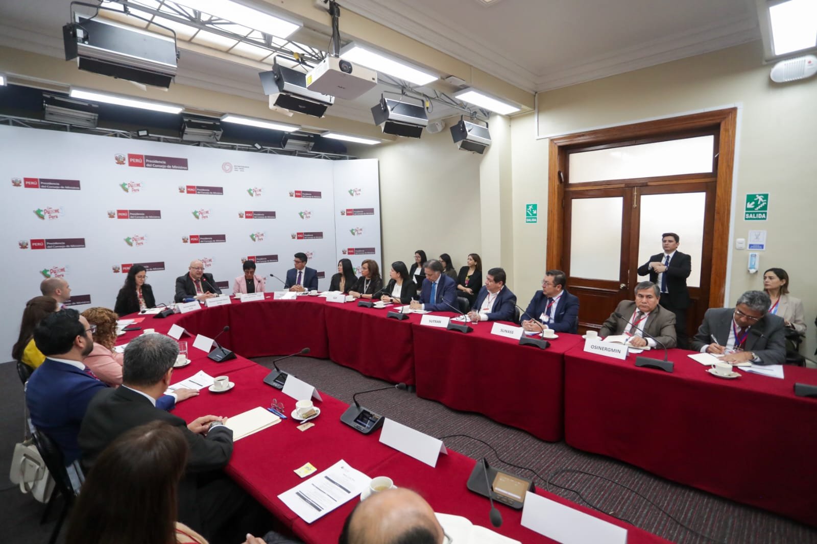 Misión de la OCDE visita el Perú para recoger información sobre el avance en políticas y prácticas regulatorias